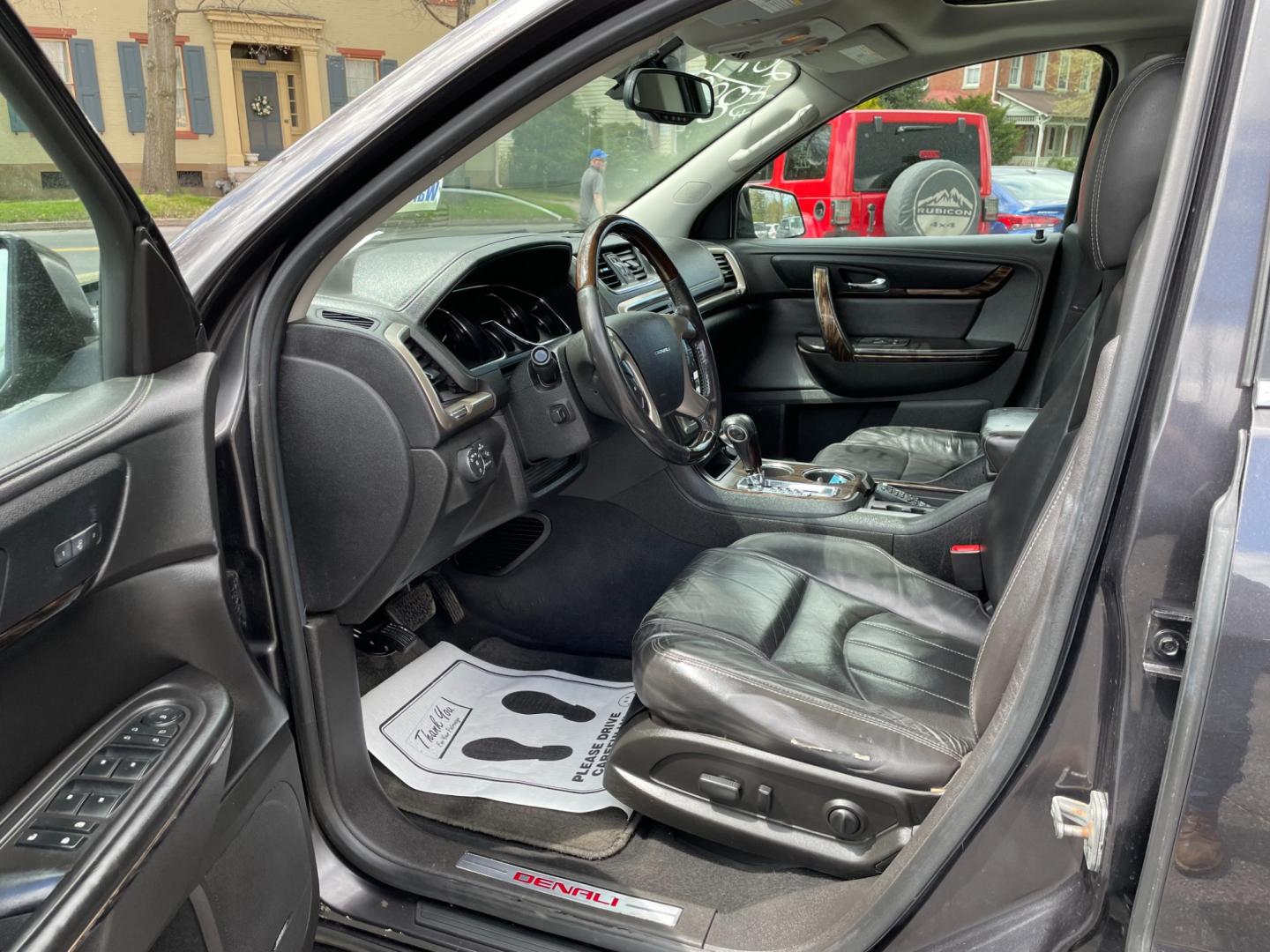 2014 black /black GMC Acadia Denali AWD (1GKKVTKD2EJ) with an 3.6L V6 DOHC 24V engine, 6-Speed Automatic transmission, located at 101 N. Main Street, Muncy, PA, 17756, (570) 546-5462, 41.207691, -76.785942 - Photo#6